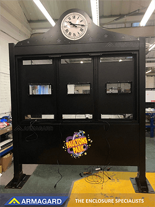 Paultons Park triple screen enclosure assembly