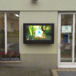 Buying digital signage