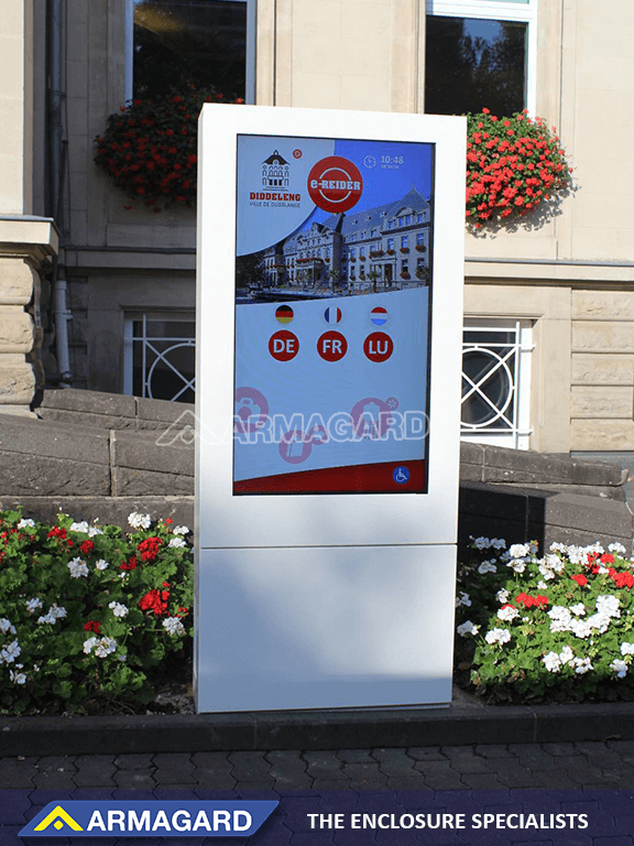 outdoor digital display anti-reflective