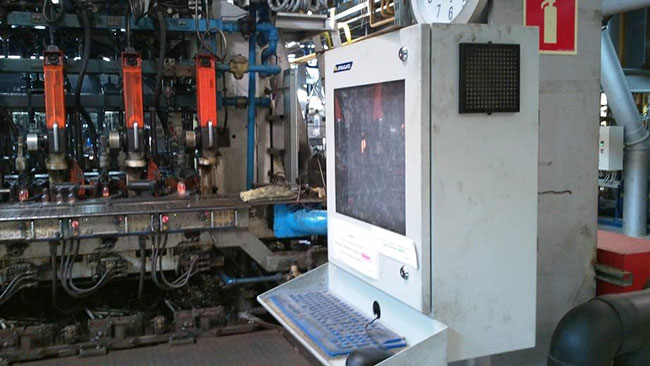 industrial computer cabinet reduces the impact of heat